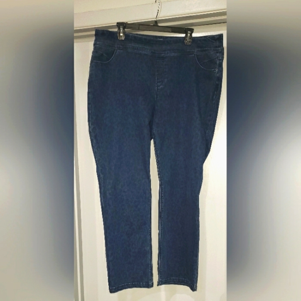 the PARK AVE fit Denim Mid Rise Straight Leg Pull-On Pants